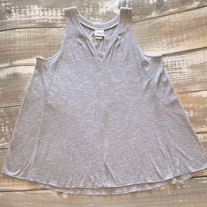 Daytrip Size: M Color: Light Grey